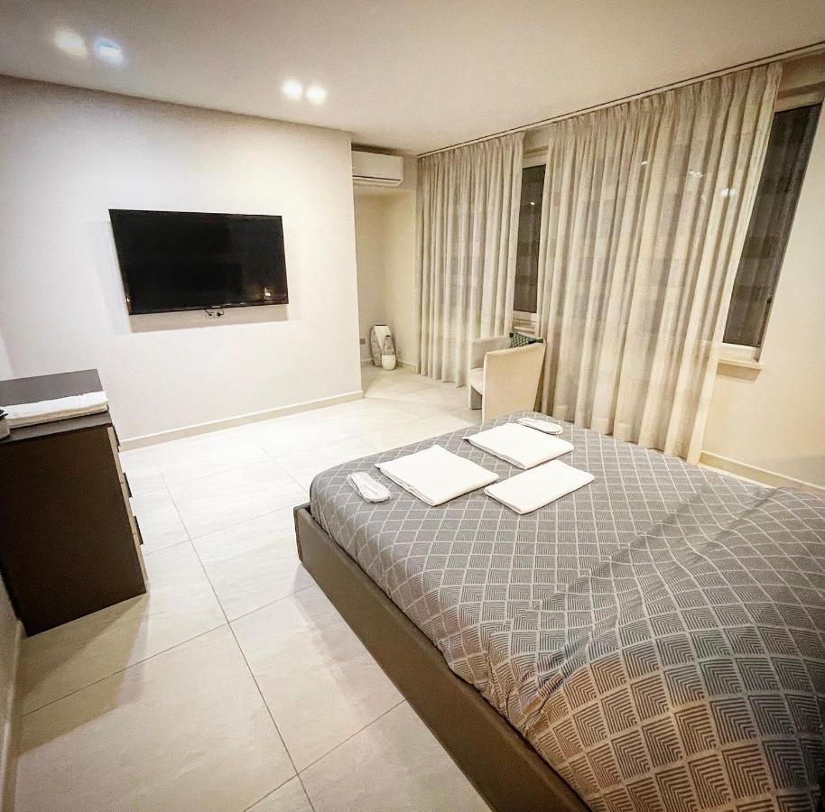 Suite169 In Villa Bari Bagian luar foto