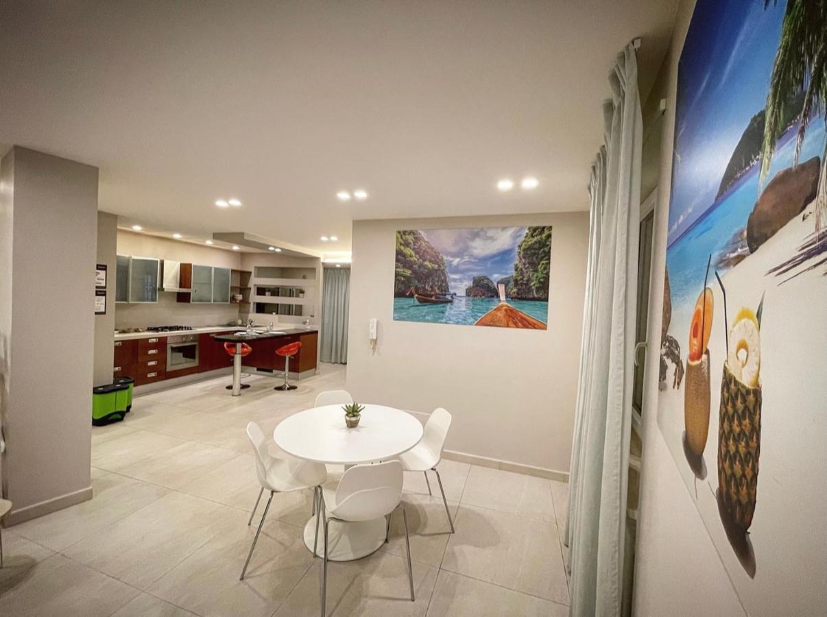 Suite169 In Villa Bari Bagian luar foto