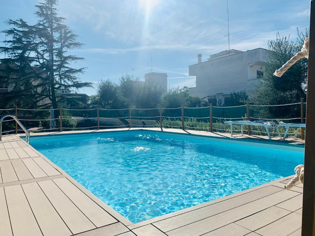 Suite169 In Villa Bari Bagian luar foto