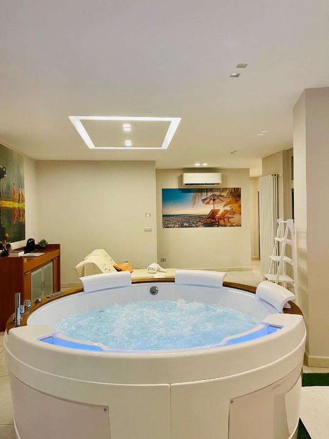 Suite169 In Villa Bari Bagian luar foto