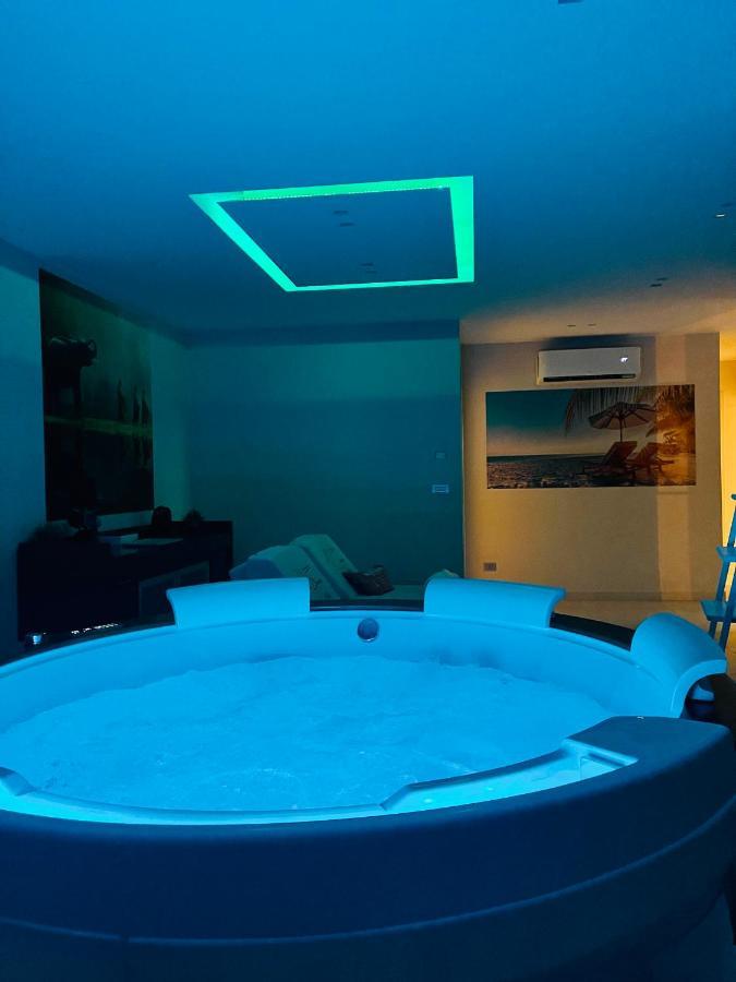 Suite169 In Villa Bari Bagian luar foto