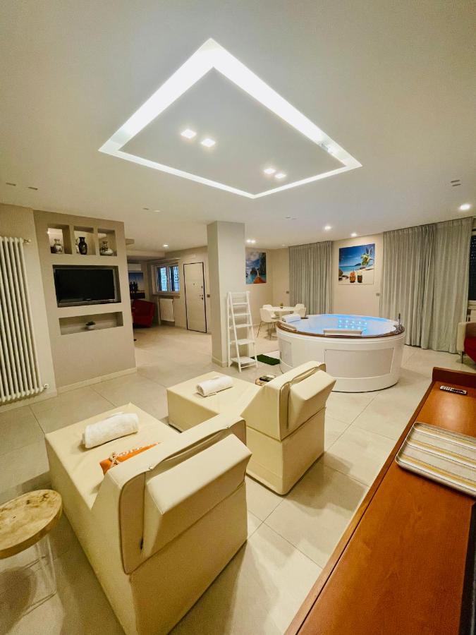 Suite169 In Villa Bari Bagian luar foto